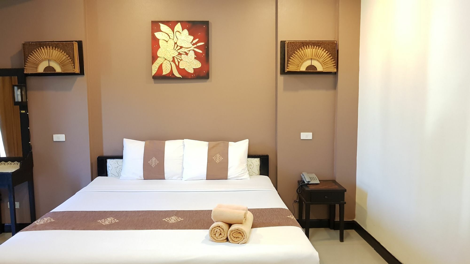 Spring@Tapae Hotel Chiang Mai Exterior foto