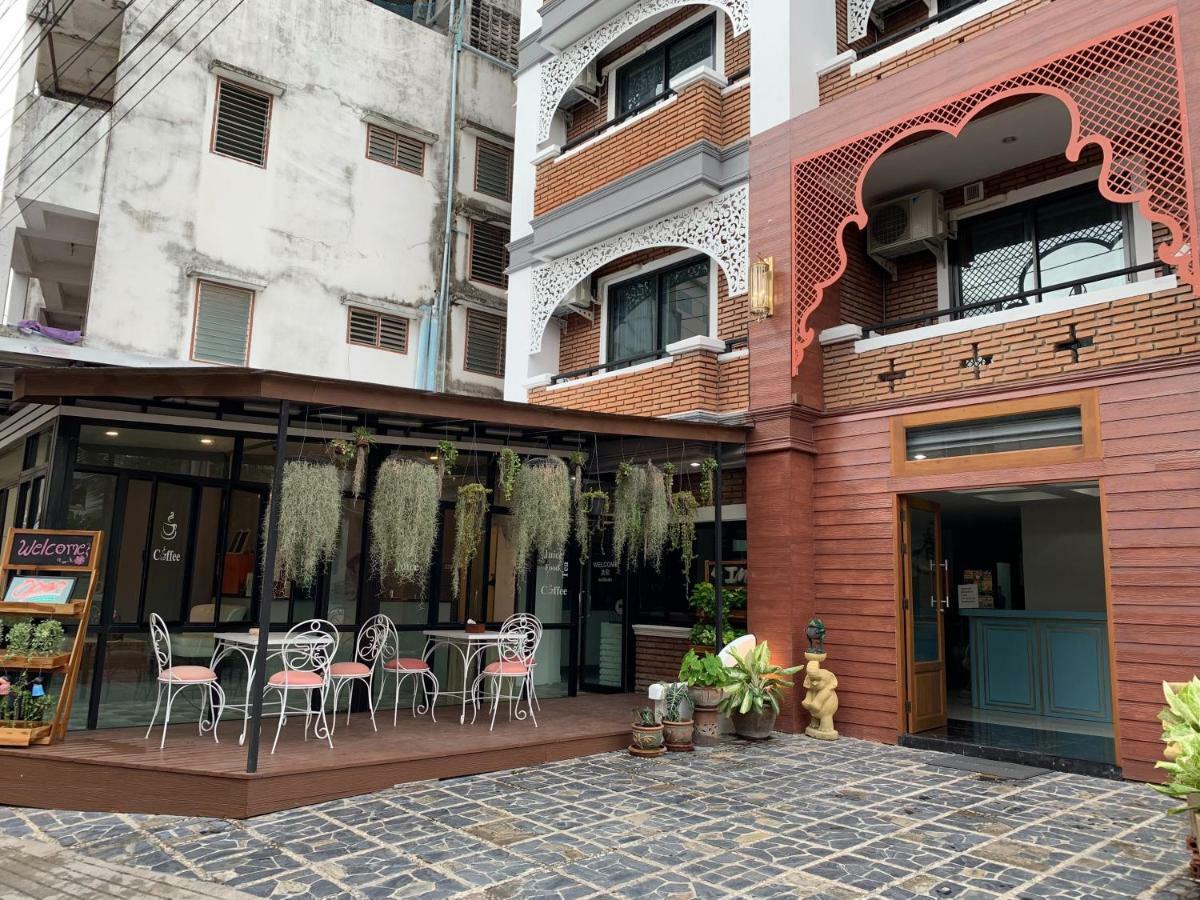 Spring@Tapae Hotel Chiang Mai Exterior foto