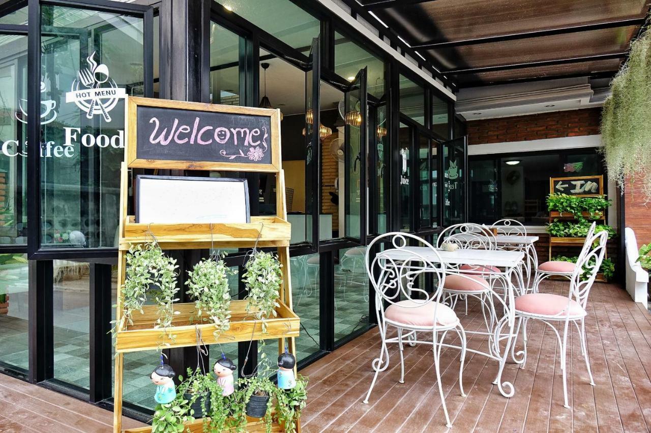 Spring@Tapae Hotel Chiang Mai Exterior foto